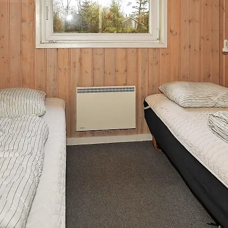 Four-bedroom Holiday In 2 * Oksbøl
