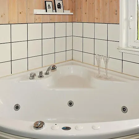 Four-bedroom Holiday In 2 Oksbøl