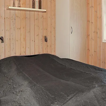 Four-bedroom Holiday In 2 *