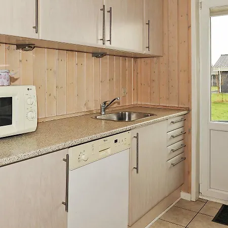Four-bedroom Holiday In 2 Oksbøl