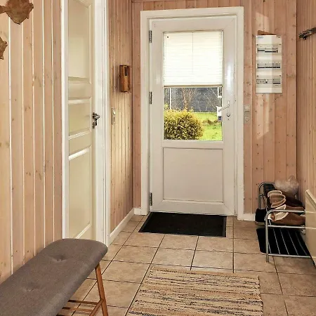 Four-bedroom Holiday In 2 * Oksbøl